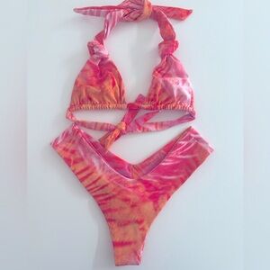 Skatie set! Mandy bottoms and Darby top, size Medium 💗 Makaha print